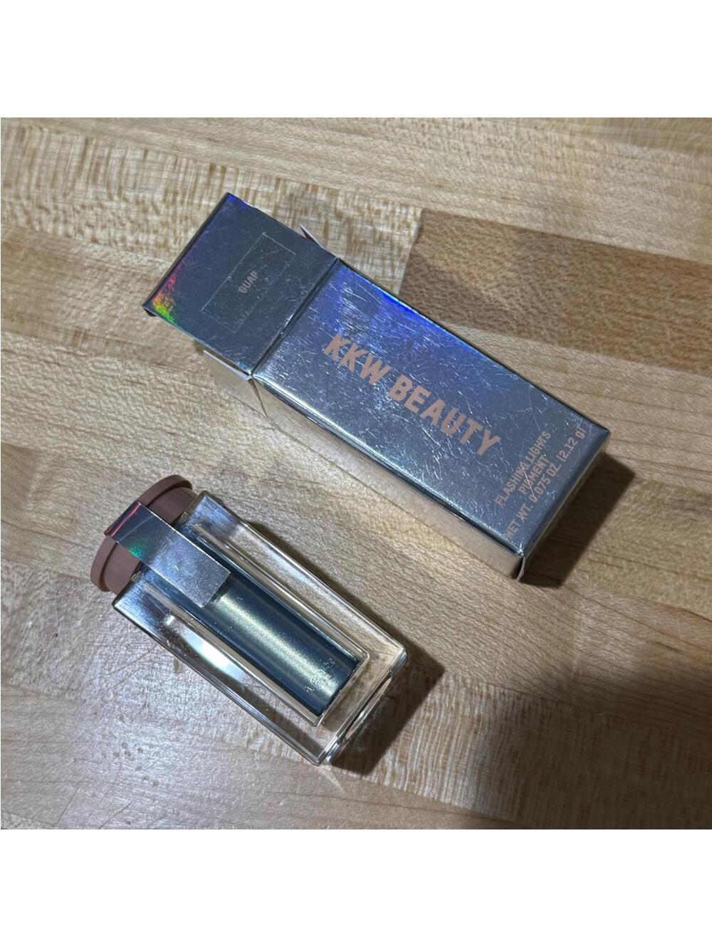 BNIB KKW Flashing Lights Loose Pigment Eyeshadow GUAP